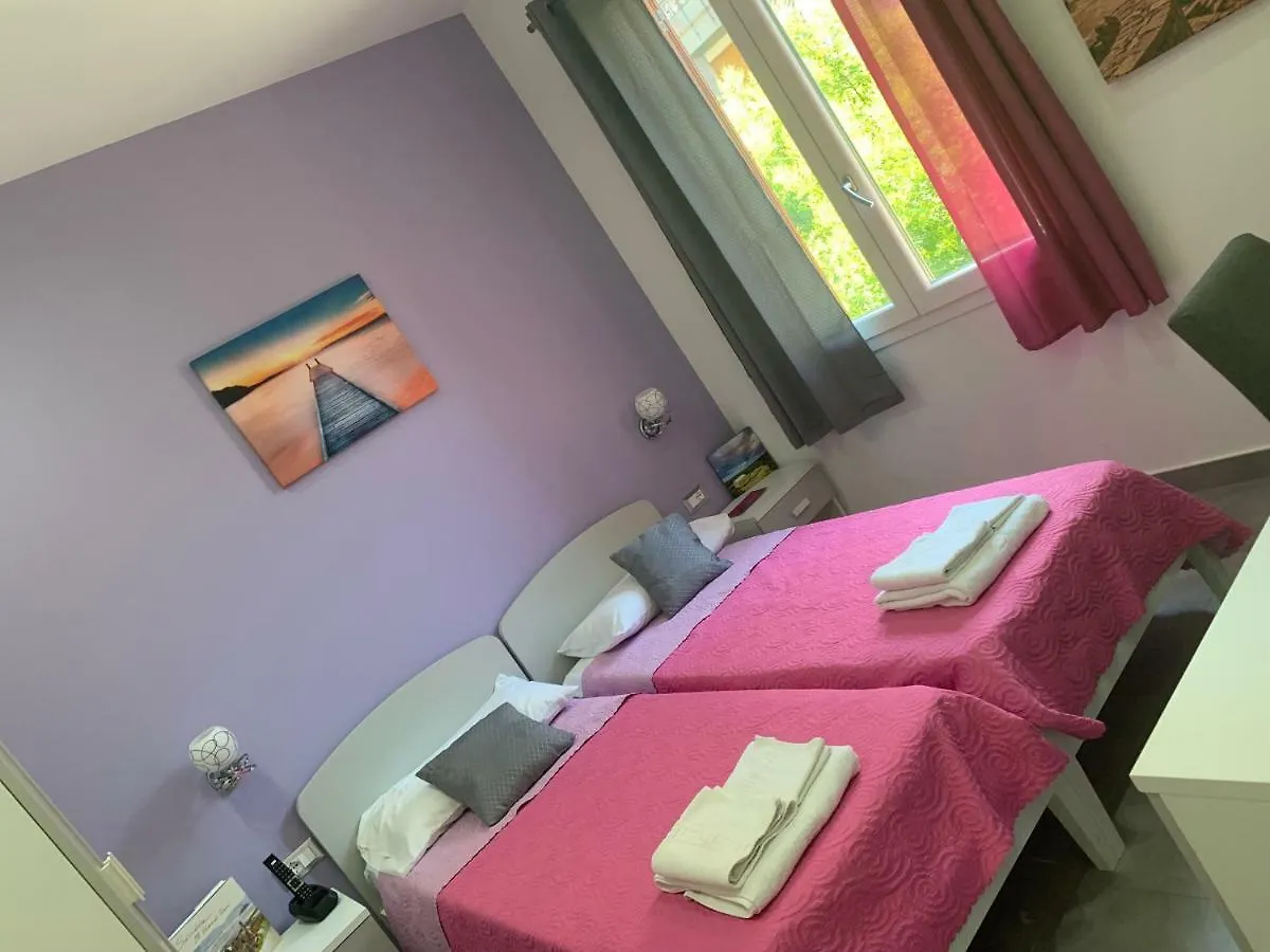 B&B Isola Bella Palermo 0*,  Włochy